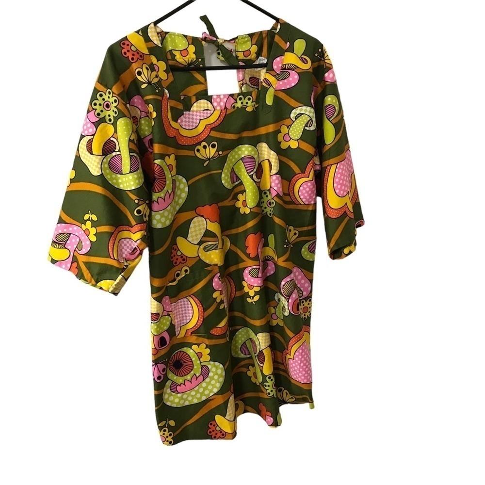 Vintage Design House 100% cotton retro 70s mushroom floral print apron dress
